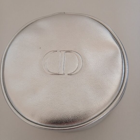 CD Christian Dior Parfums Cosmetic Bag Travel Pouch Round Silver - Picture 1 of 9